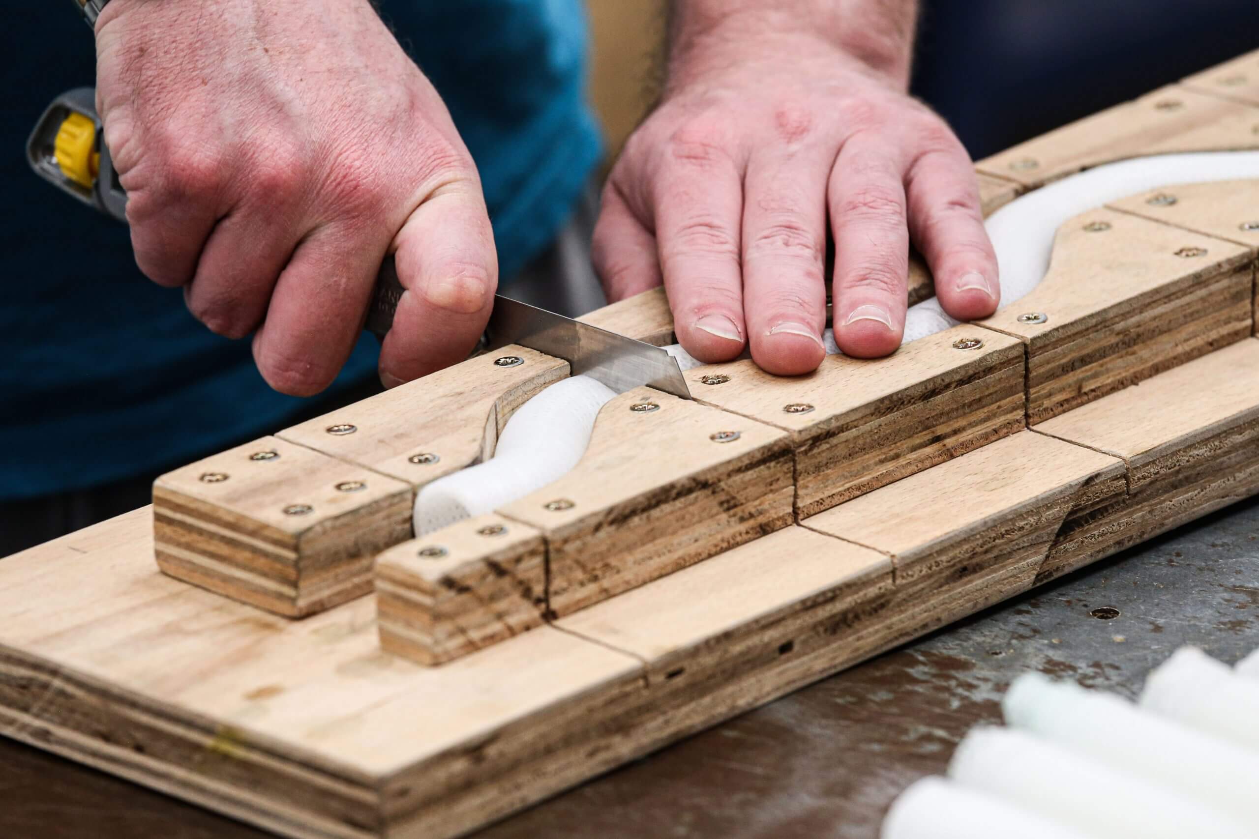 Cutting individual lengths in bespoke jig scaled